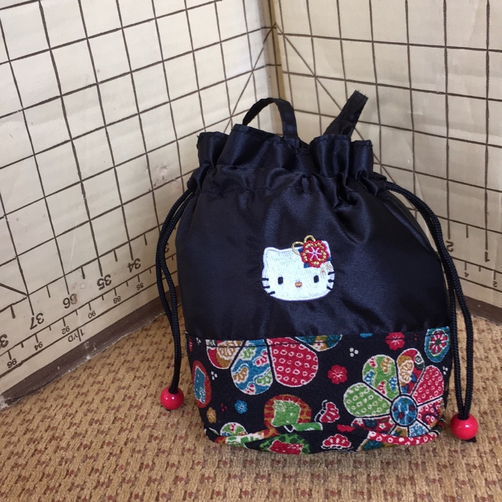 Hello Kitty pouch